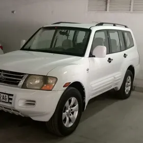 Mitsubishi Montero 2002