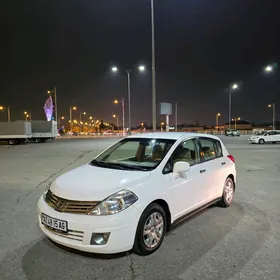 Nissan Tiida 2011