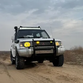 Mitsubishi Pajero 1991