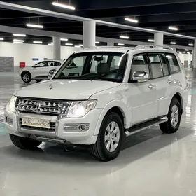 Mitsubishi Pajero 2016