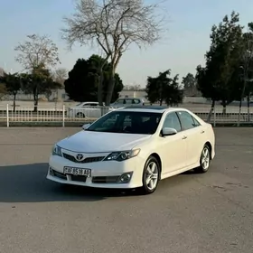 Toyota Camry 2014