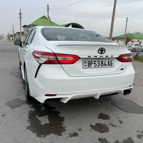 Toyota Camry 2019