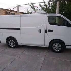 Nissan NV3500 2019