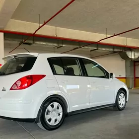 Nissan Versa 2012