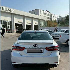 Toyota Camry 2021