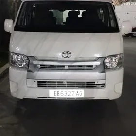 Toyota Hiace 2018