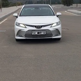 Toyota Camry 2021