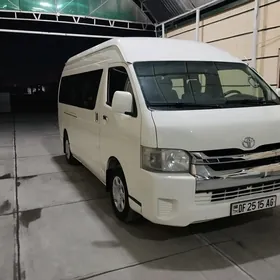 Toyota Hiace 2014