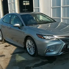 Toyota Camry 2020