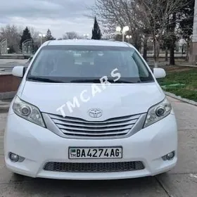 Toyota Sienna 2013