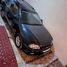 Toyota Avensis 2002