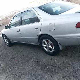 Toyota Camry 2000