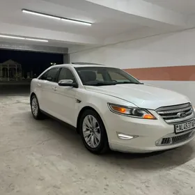 Ford Taurus 2010