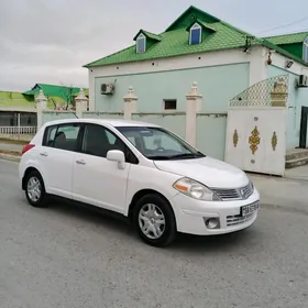 Nissan Versa 2012