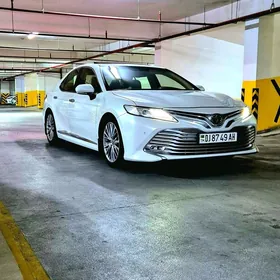 Toyota Camry 2018