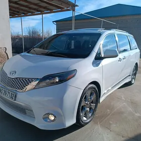 Toyota Sienna 2015