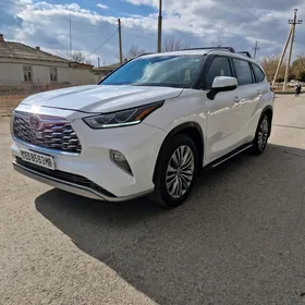 Toyota Highlander 2021