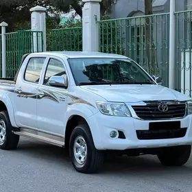 Toyota Hilux 2015