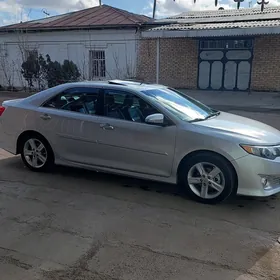 Toyota Camry 2012