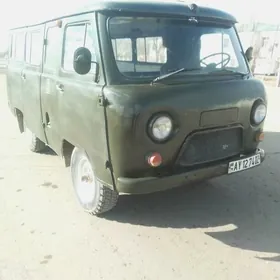 UAZ 452 1980