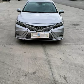 Toyota Camry 2021