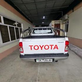 Toyota Hilux 2013