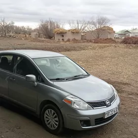 Nissan Versa 2010