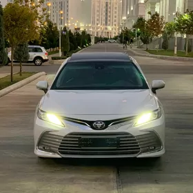 Toyota Camry 2019