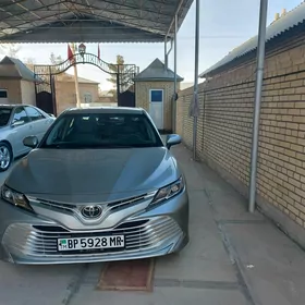 Toyota Camry 2018