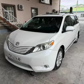 Toyota Sienna 2011