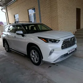 Toyota Highlander 2021