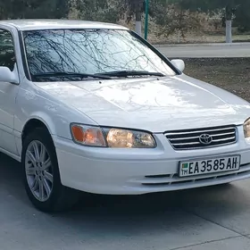 Toyota Camry 2000