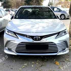 Toyota Camry 2021