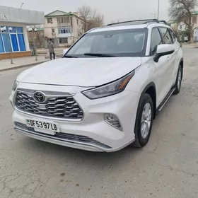 Toyota Highlander 2021