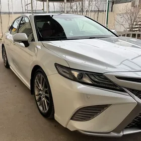 Toyota Camry 2018