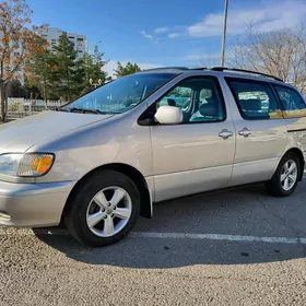 Toyota Sienna 2002