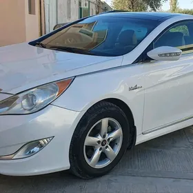 Hyundai Sonata Hybrid 2012