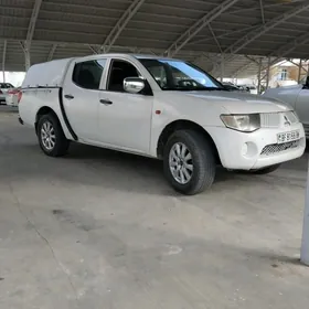 Mitsubishi L200 2008