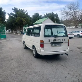 Toyota Hiace 2003