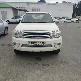 Toyota Fortuner 2008