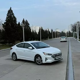 Hyundai Elantra 2019