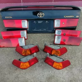 Toyota Camry yz-Stopnik Angar.