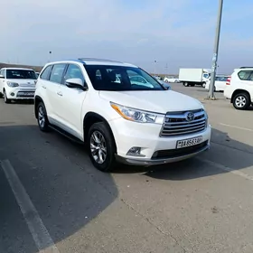 Toyota Highlander 2016