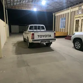 Toyota Hilux 2014