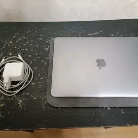 Macbook Air 13" 8/120gb 2019