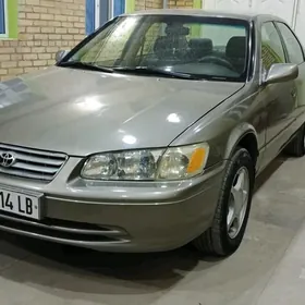 Toyota Camry 2000