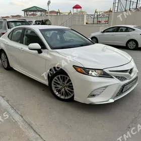 Toyota Camry 2019