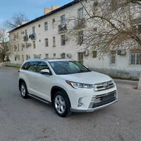 Toyota Highlander 2019