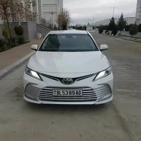 Toyota Camry 2021