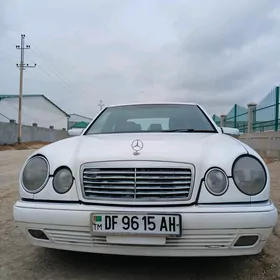 Mercedes-Benz E320 1996